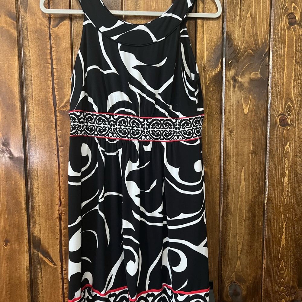 Knee length dress - Black / White with Red Detail